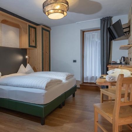 La Roccia Wellness Hotel Cavalese Εξωτερικό φωτογραφία