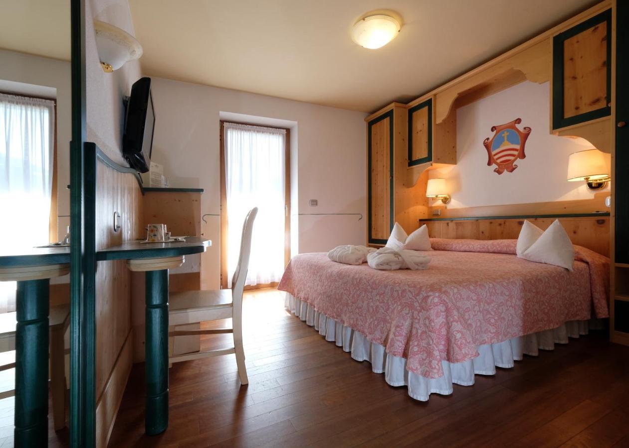 La Roccia Wellness Hotel Cavalese Εξωτερικό φωτογραφία