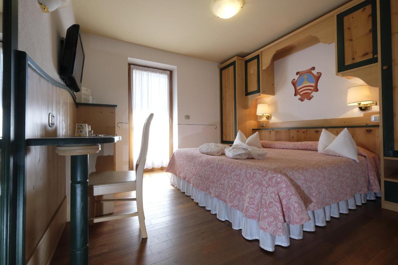 La Roccia Wellness Hotel Cavalese Εξωτερικό φωτογραφία
